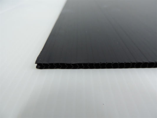 feuilles en plastique ondulées noires antistatiques du noir 500g/m2